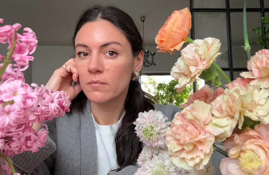 Οι συμβουλές της Δέσποινας Ισοπούλου για τα λουλούδια στα βάζα μας