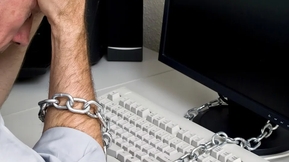 Η Συνεξάρτηση στον Χώρο Εργασίας: Το Τίμημα της Απόλυτης Διαθεσιμότητας