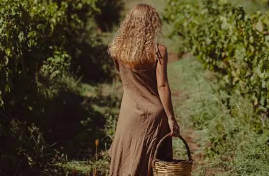 Myrtia: Το brand ομορφιάς που γεννήθηκε σε έναν κήπο λίγο έξω από την Πάτρα