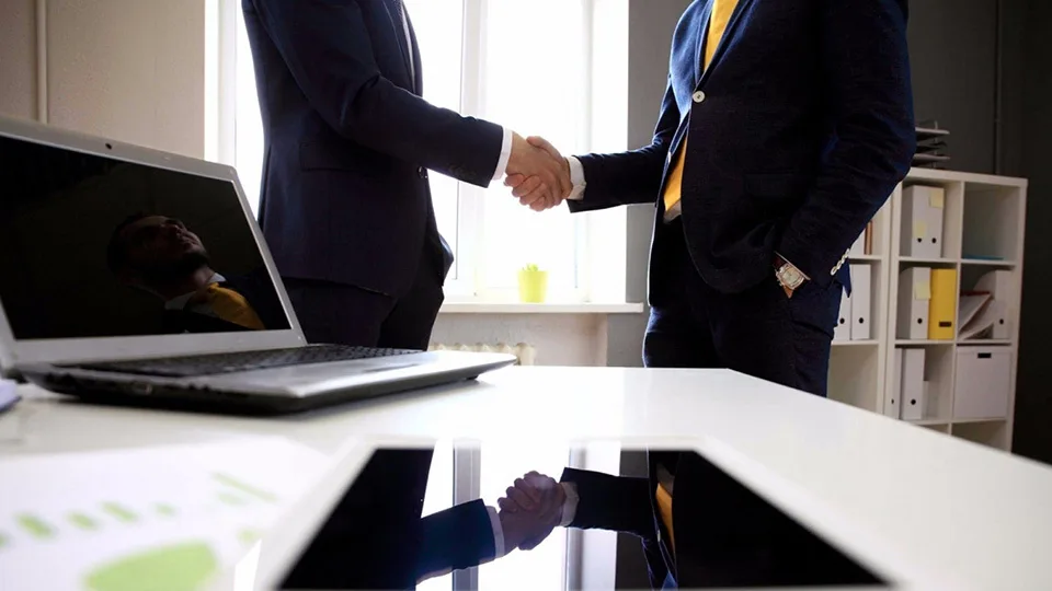 2 ερωτήσεις-κλειδιά που θα αλλάξουν τον τρόπο που πουλάμε!