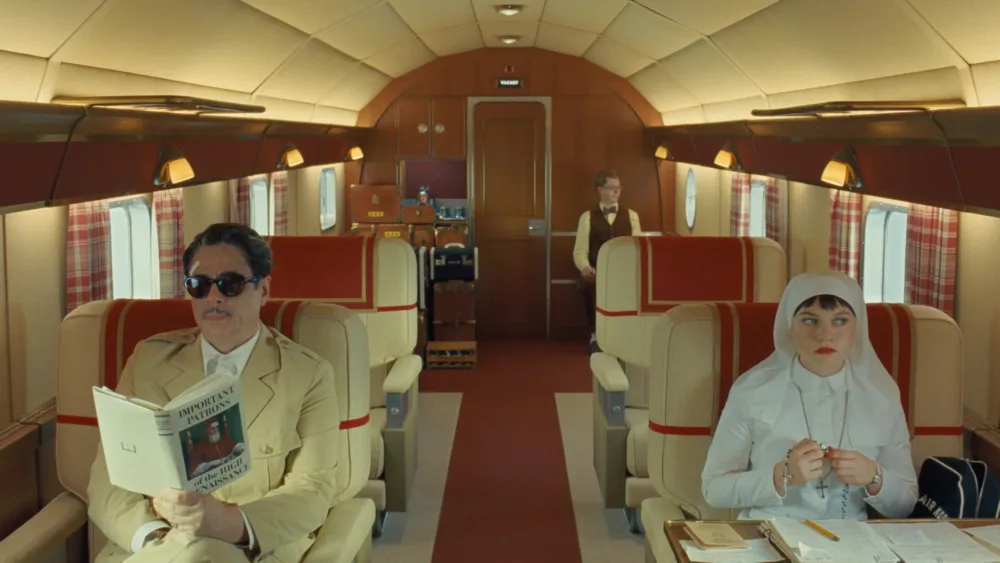 Γιατί η οπτική αρχιτεκτονική του Wes Anderson μας κάνει να επιστρέφουμε συνεχώς στο σινεμά