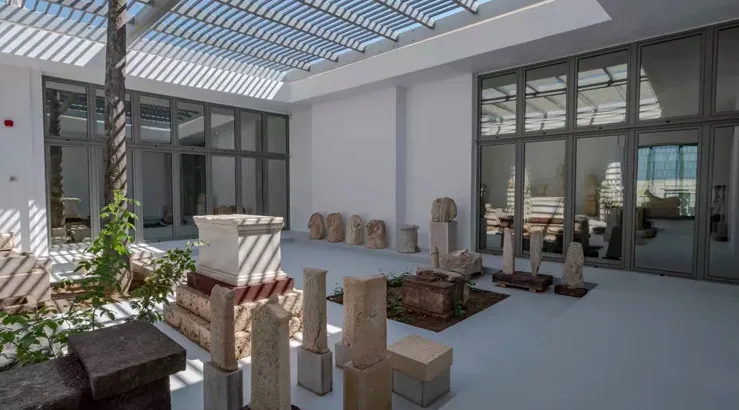 Οι "Κυκλαδίτισσες" στο πλήρως ανακαινισμένο Αρχαιολογικό Μουσείο της Θήρας