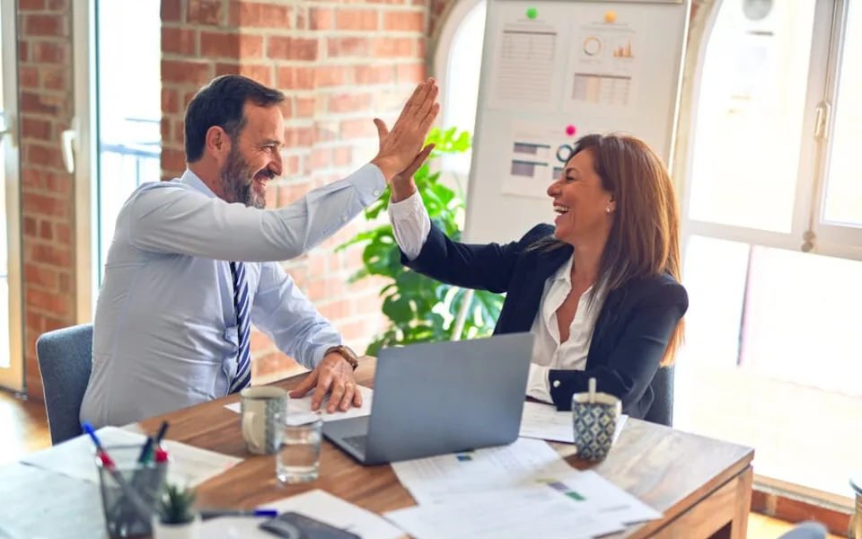 Οι πολίτες θέλουν κοινωνικά ενεργές και ηθικές επιχειρήσεις - Εξισορρόπηση μεταξύ τεχνολογίας και εμπειρίας πελάτη