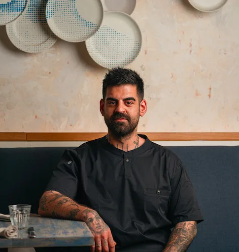 H Ζυμαρόπιτα τoυ Νικήτα Χατζηρούμπη με Καπνιστή Φέτα, Γιαούρτι, Θυμαρίσιο Μέλι & Φρέσκια Ρίγανη