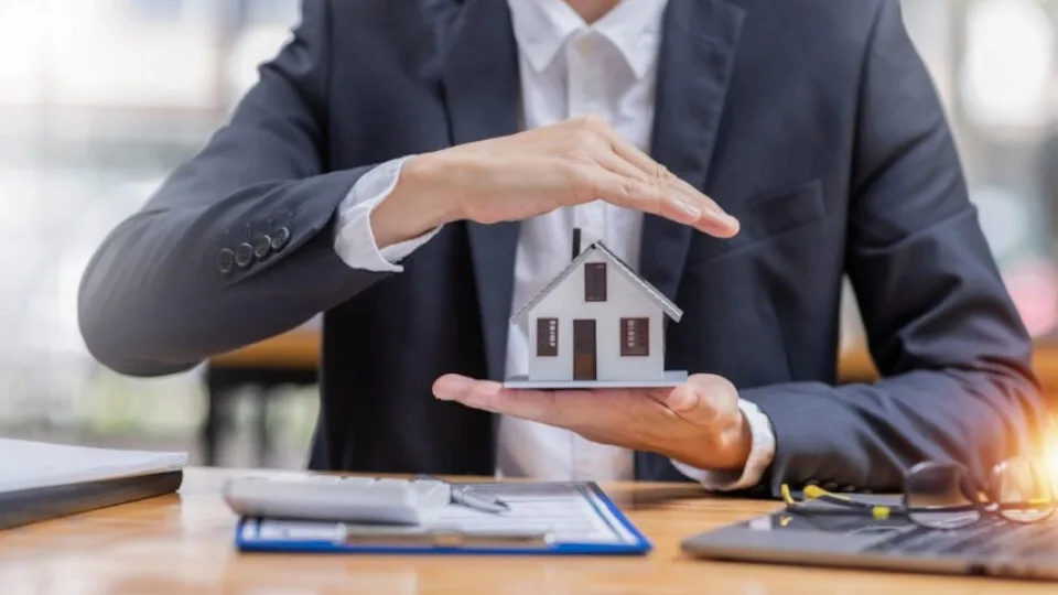 Βιώσιμοι Ασφαλιστές με την Ασφάλιση στο ράφι