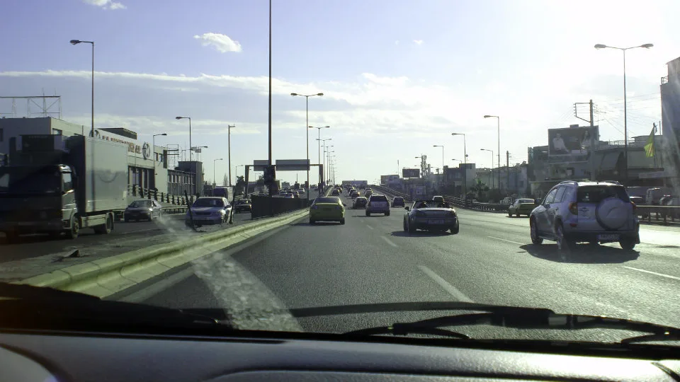 Μειώνονται τα ανασφάλιστα αλλά ακόμη απέχουμε από τον ευρωπαϊκό μ.o - Τραγική η έλλειψη συντήρησης στα παλιά οχήματα