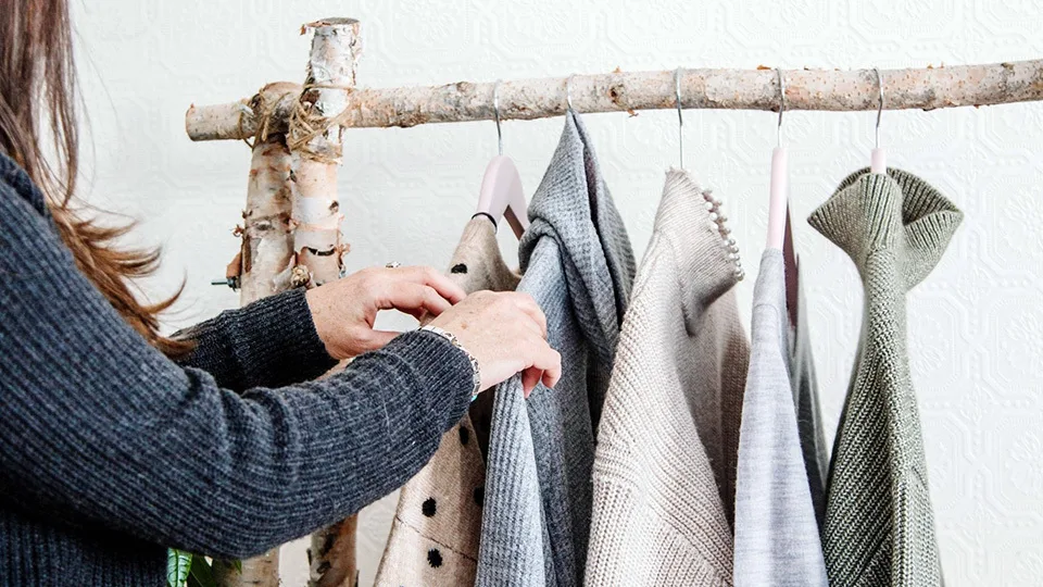 Fast fashion Vs slow planet: Πόσο κοστίζει πραγματικά ένα μπλουζάκι μας;