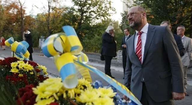 Ο Μάρτιν Σούλτς στο Κίεβο: "Αυτό που συμβαίνει στην Ουκρανία αφορά όλη την Ευρώπη"