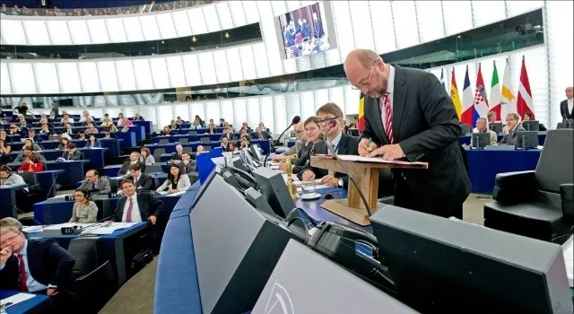 Το ΕΚ επικυρώνει τη συμφωνία σύνδεσης ΕΕ-Ουκρανίας