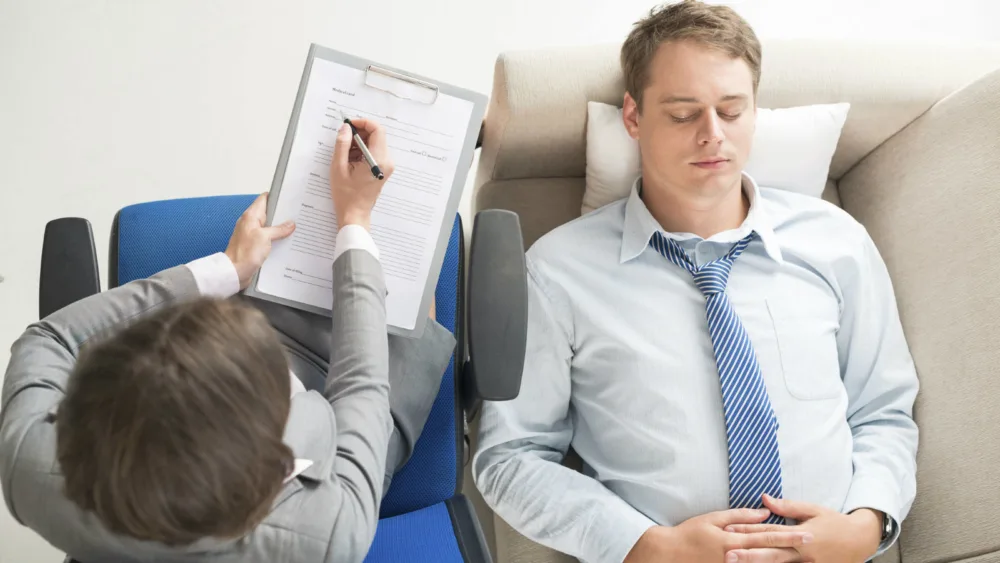 1 στους 2 Έλληνες προσπαθεί να βελτιώσει την ψυχική του υγεία