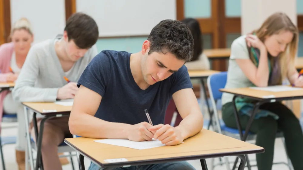 Ποιος ο ουσιαστικός ρόλος της Τεχνητής Νοημοσύνης στη σχολική τάξη; Μια νέα μελέτη παρουσιάζει η Google