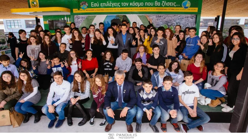 Ο Σάκης Ρουβάς “Πρεσβευτής της Ανταποδοτικής Ανακύκλωσης”