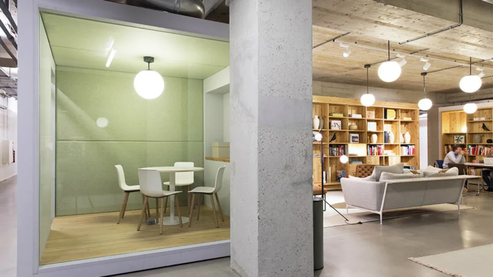 Η πρωτοπόρος εταιρεία συνεργατικών χώρων “Spaces” έρχεται στην Αθήνα