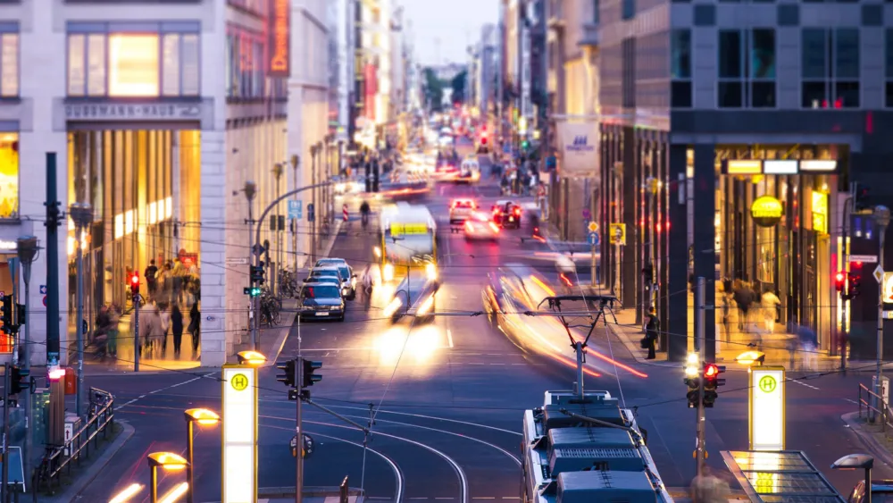 Ψάχνεις για δουλειά; 15 πόλεις που δίνουν τις περισσότερες ευκαιρίες απασχόλησης στους νέους [photos]
