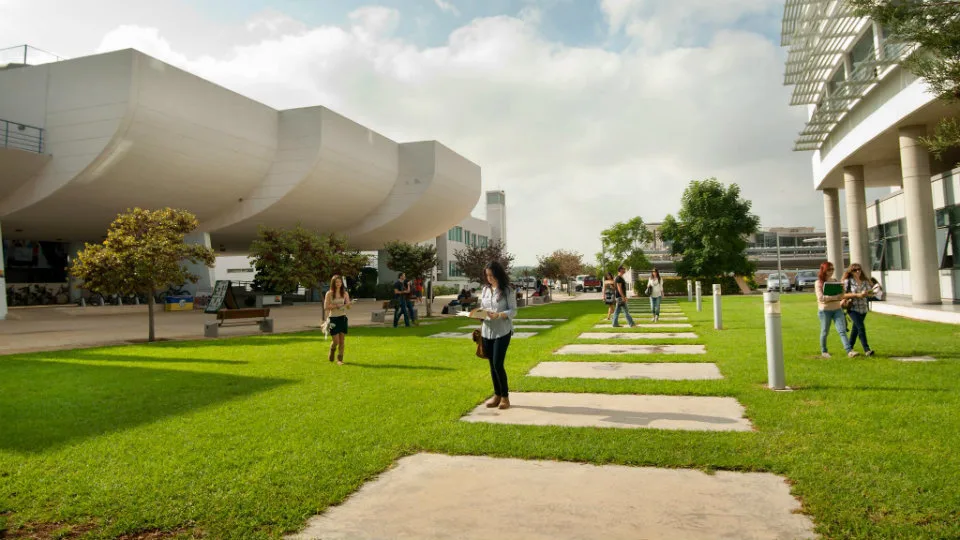 Πανεπιστήμιο Κύπρου: 20 θέσεις για ειδικούς επιστήμονες (1.000-3.000 ευρώ/μήνα)