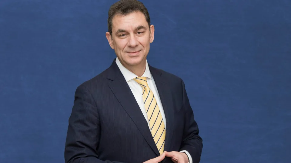 Ένας Έλληνας αναλαμβάνει το τιμόνι της φαρμακευτικής Pfizer