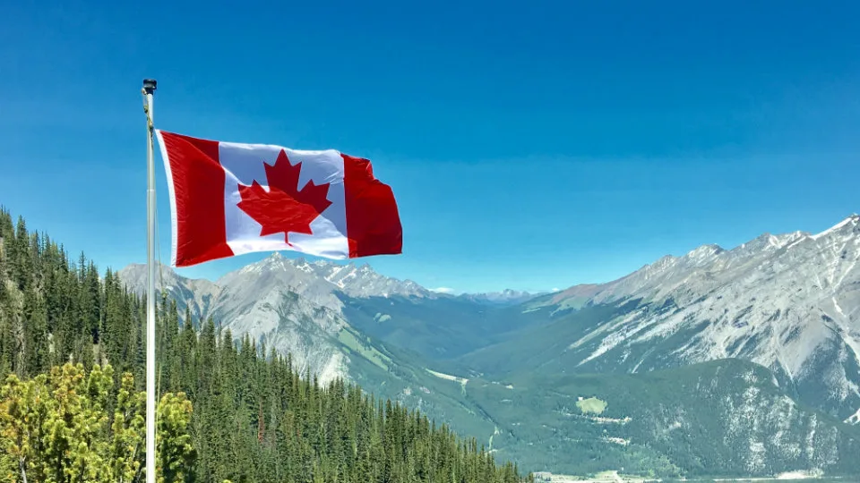 ΕΕ και Καναδάς υπογράφουν συμφωνία για άμυνα και τεχνολογία