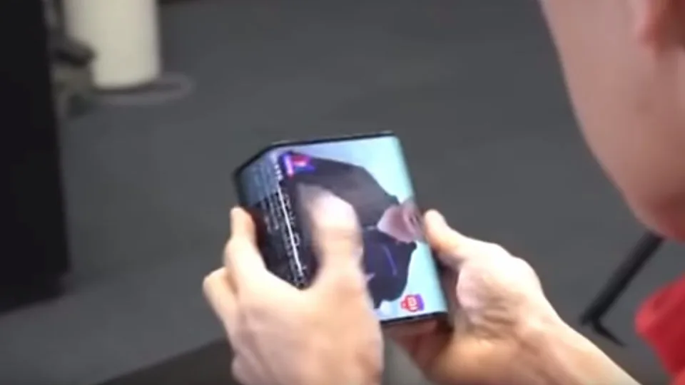 Xiaomi: Αυτό είναι το smartphone που διπλώνει στα τρία! [video]