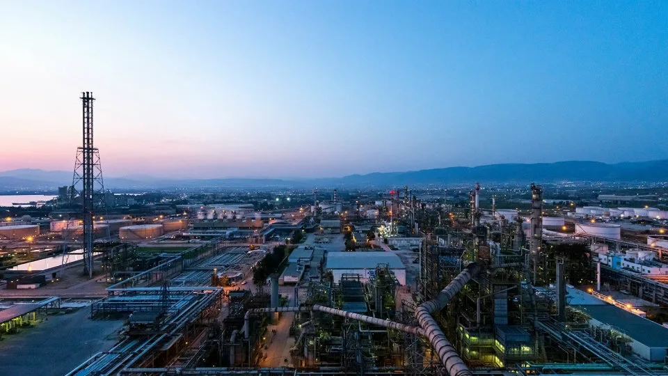 ​Helleniq Energy: Ιστορικά υψηλή κερδοφορία - Στο 1 δισ. ευρώ τα κέρδη του 2022