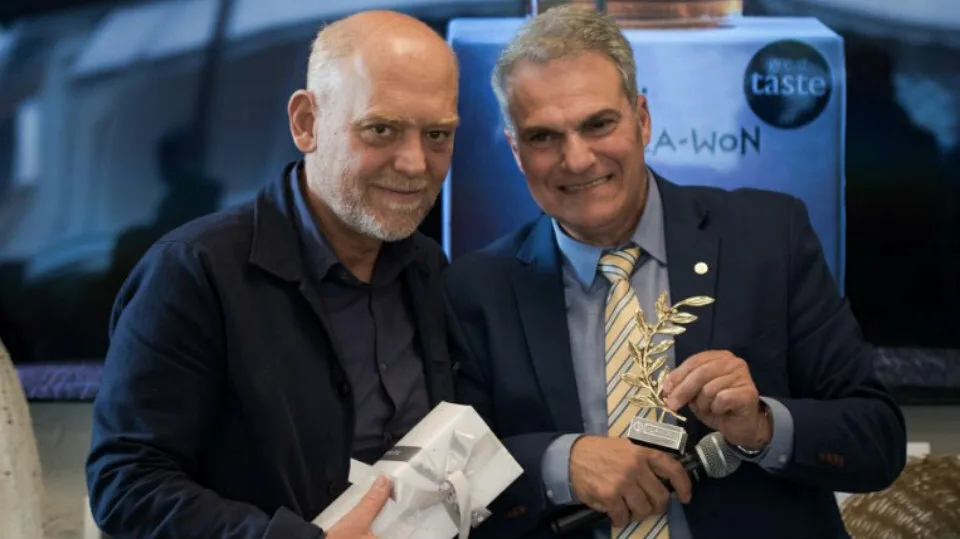 Τι σχέση έχει ο Στέλιος Παρλιάρος, ο Jean-Marie Hoffmann και η E-LA-WON;