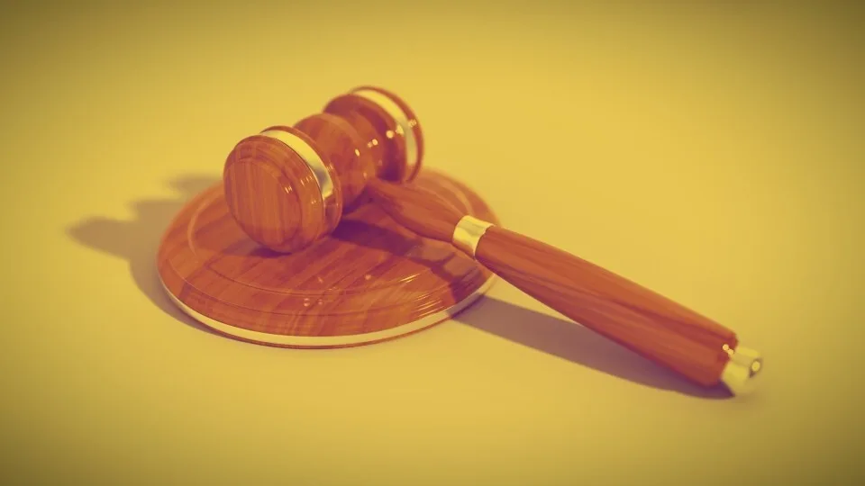 Οξυμμένοι οι πλειστηριασμοί για τα "κόκκινα" χρέη στην Εφορία