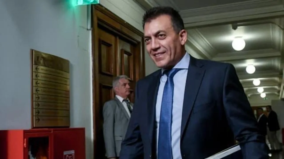 Βρούτσης: Ποιοι θα πάρουν τα 800 ευρώ - Τι θα γίνει με το δώρο Πάσχα