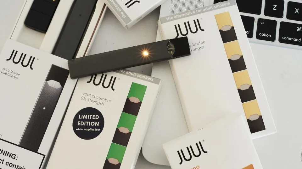 Η Juul Labs έρχεται στην Ελλάδα και προσλαμβάνει