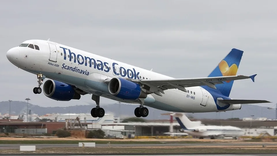 Η Thomas Cook «επανήλθε» και προσφέρει ταξίδια προς την Ελλάδα