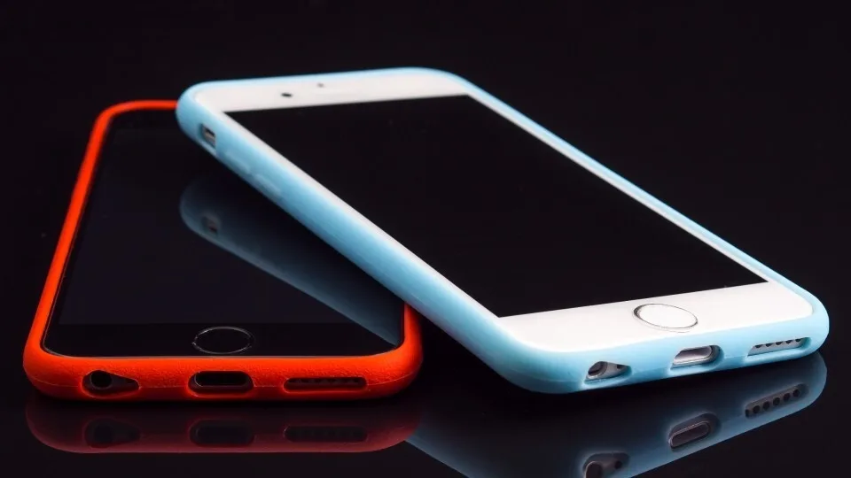 Κλώνοι κινητών τηλεφώνων πωλούνταν μέσω διαδικτύου - Τι λέει η αστυνομία