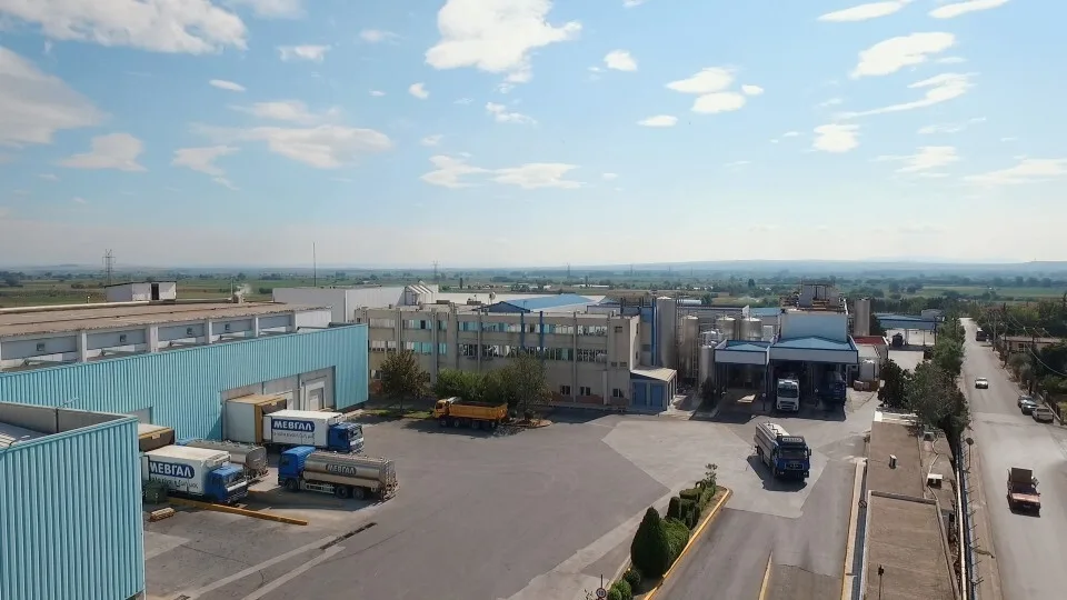 Πώληση ποσοστού 43,2% της ΜΕΒΓΑΛ σε μέλη της Οικογένειας Χατζάκου