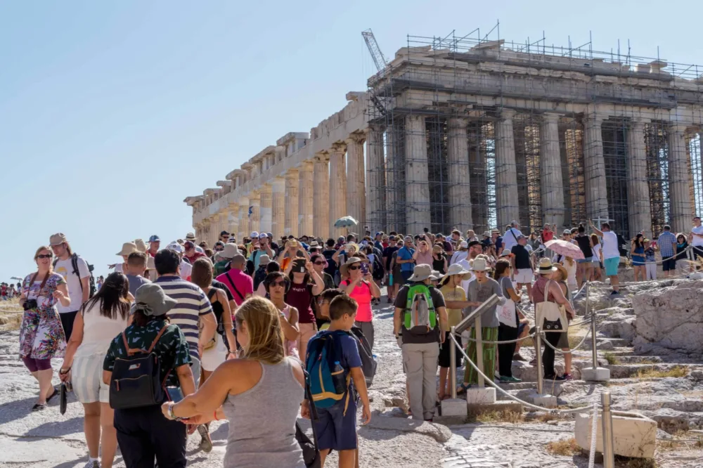 Στα 23,4 δισ. ευρώ η συμβολή του τουρισμού στην οικονομία το 2019