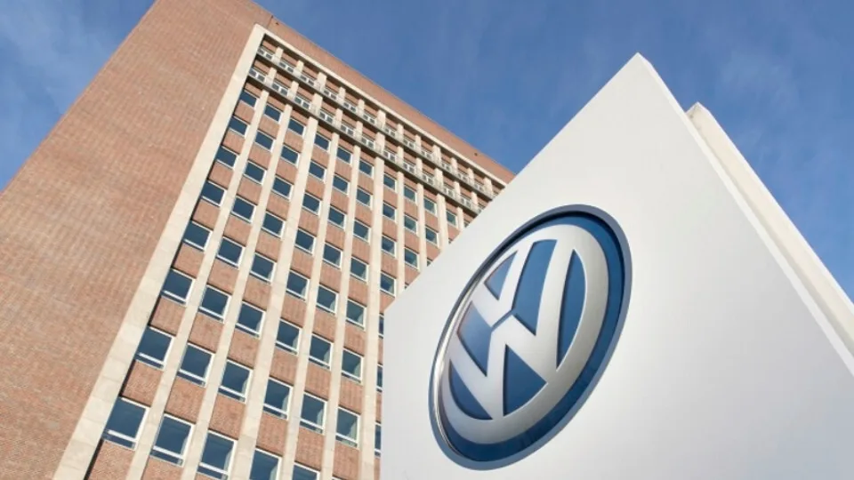 Volkswagen: Αιφνιδιαστική αποχώρηση του Herbert Diess από το τιμόνι της