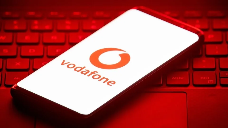 Vodafone: Δωρεάν λεπτά και GB για τους πληγέντες από τις πυρκαγιές στη Χίο