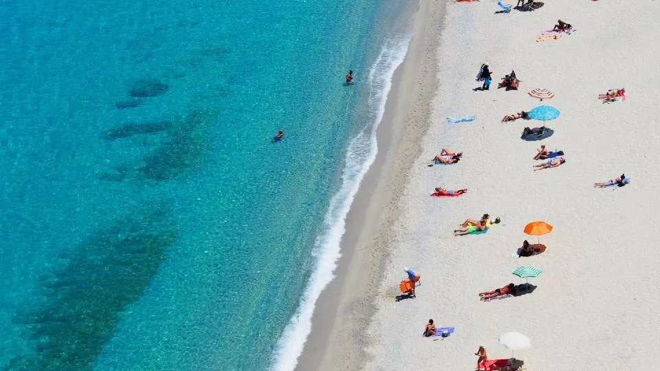 14.871 άτομα πήγαν διακοπές τον Μάιο με voucher κοινωνικού τουρισμού ΔΥΠΑ