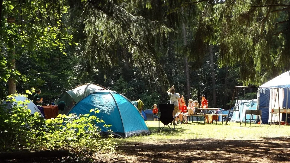 Ξεκινά η υποβολή αιτήσεων για το πρόγραμμα κατασκηνώσεων 2025 της ΔΥΠΑ
