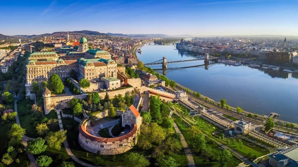 HEPA: Πώς η Ουγγαρία μπορεί να χρηματοδοτήσει ελληνικές επιχειρήσεις