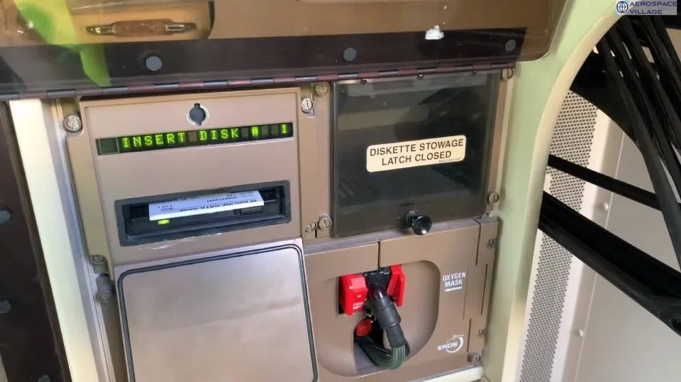 Τα Boeing 747 συνεχίζουν να παίρνουν αναβαθμίσεις μέσω... δισκέτας 3,5 ιντσών