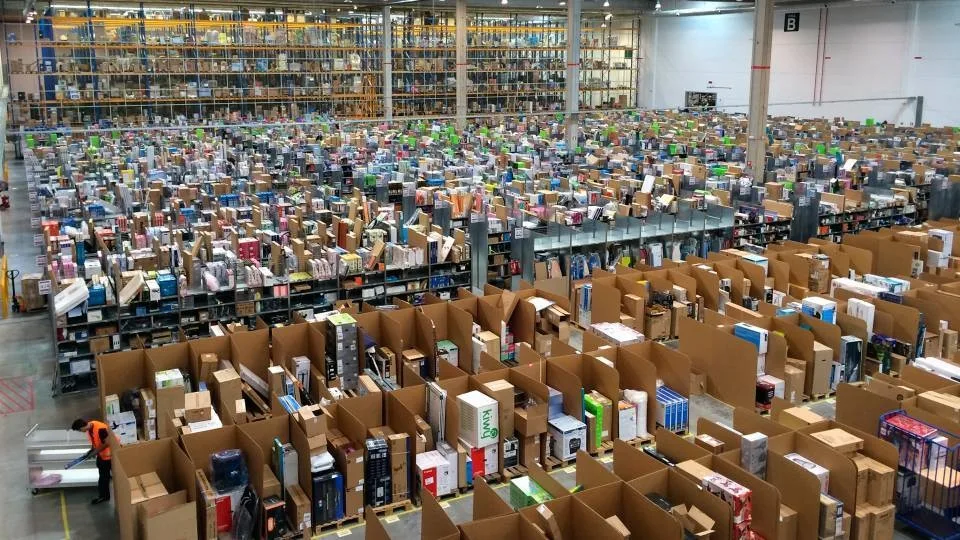 Σχεδόν 20.000 εργαζόμενοι της Amazon μολύνθηκαν από Covid-19