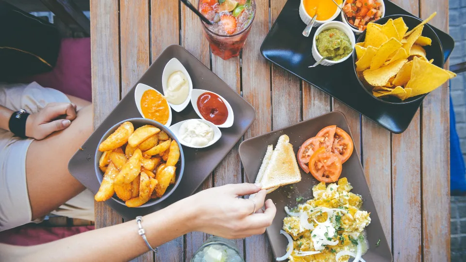 Έρευνα Mondelēz: Αυξάνεται η παγκόσμια κατανάλωση σνακς