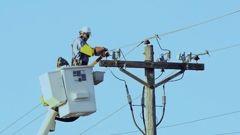 ΔΕΔΔΗΕ: ​Εντατικές εργασίες για την αποκατάσταση των ζημιών στο δίκτυο σε Β. και Ανατ. Αττική