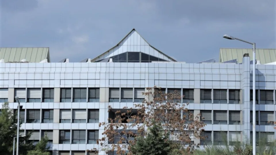 Στο κτίριο Κεράνης όλες οι υπηρεσίες  του Υπουργείου Μετανάστευσης και Ασύλου