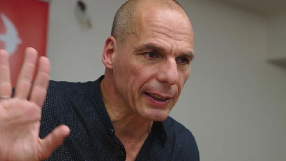 Ο πρώην Υπουργός Οικονομικών, Γ. Βαρουφάκης, καλεί σε μποϊκοτάζ της Amazon