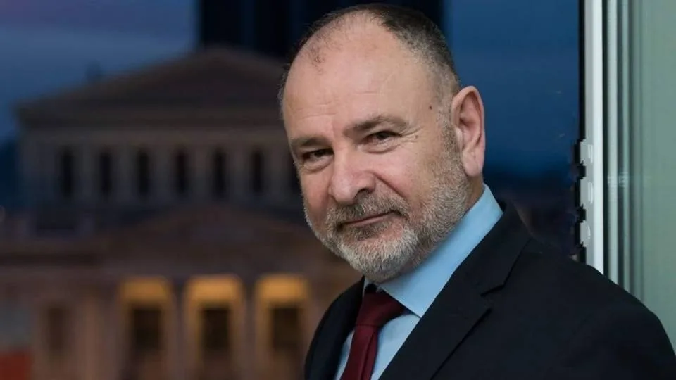 Κορονοϊός: Διασωληνωμένος σε ΜΕΘ ο πρόεδρος του ΒΕΠ Ανδριανός Μιχάλαρος