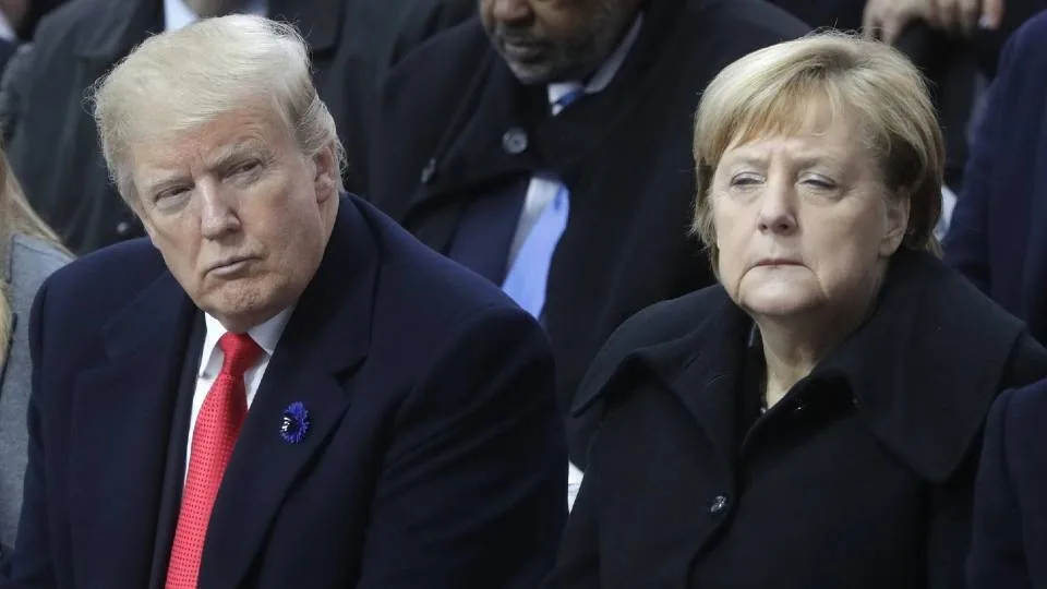 Η Merkel αντιδρά στο μπλοκάρισμα του Trump - «Προβληματική απαγόρευση»