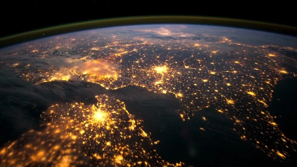 Με το βλέμμα στον ουρανό: Η Ευρώπη εξελίσσεται σε hub διαστημικής επιχειρηματικότητας