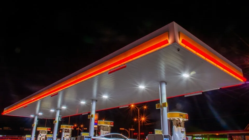 Αυτή η πόλη απαγορεύει τη δημιουργία νέων βενζινάδικων, προς ένα ηλεκτρικό μέλλον