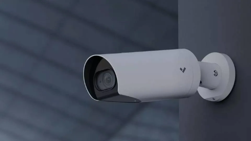 Παραβιάστηκαν 150.000 κάμερες ασφαλείας σε εργοστάσια, σχολεία και νοσοκομεία