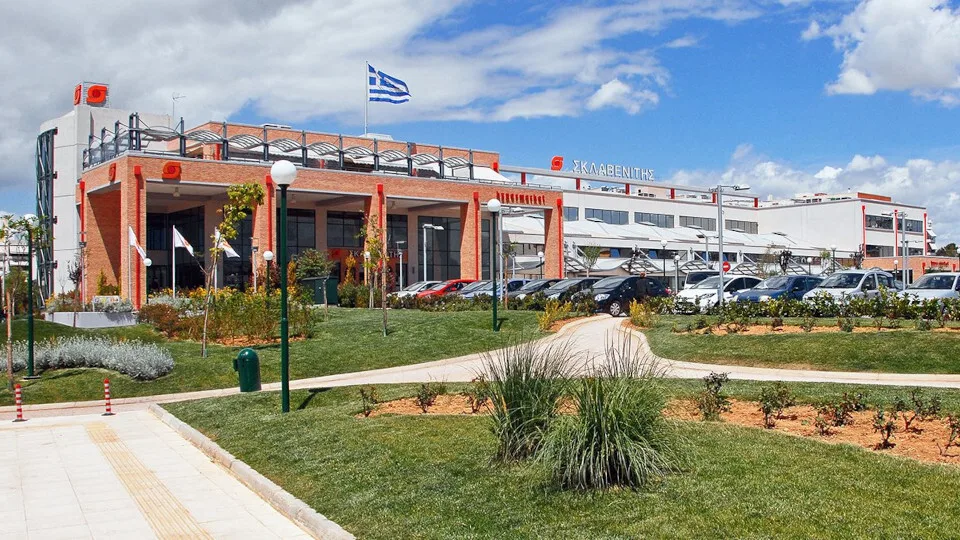 Σκλαβενίτης: Εξαγοράζει τη «Σπιτική Κουζίνα»