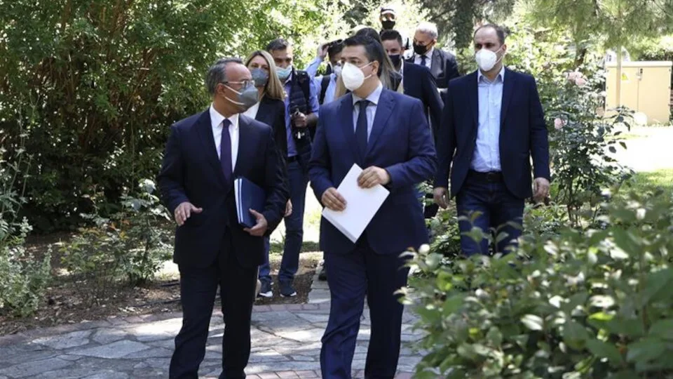 Συνάντηση Σταϊκούρα - Τζιτζικώστα: ​Προτεραιότητα η στήριξη επιχειρήσεων και εργαζομένων