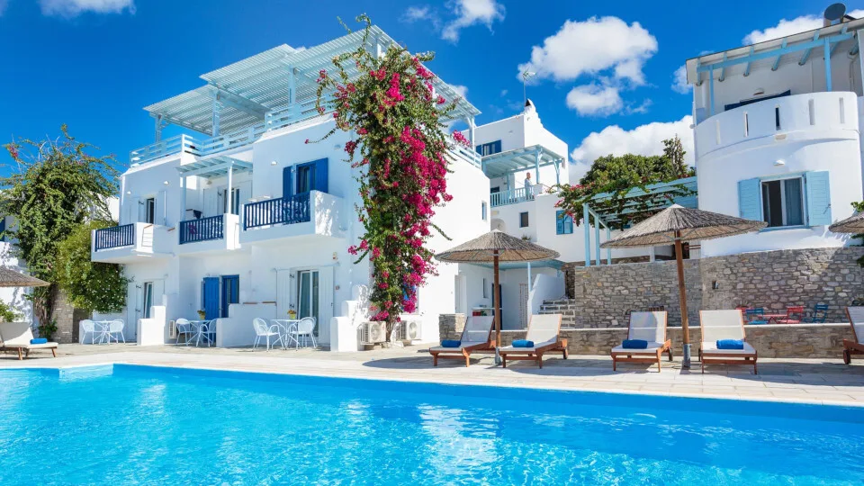 Οι δύο όψεις του τουρισμού